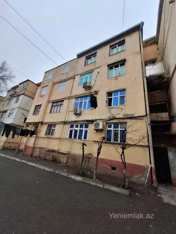 Satılır 3 otaqlı köhnə tikili 80 m²