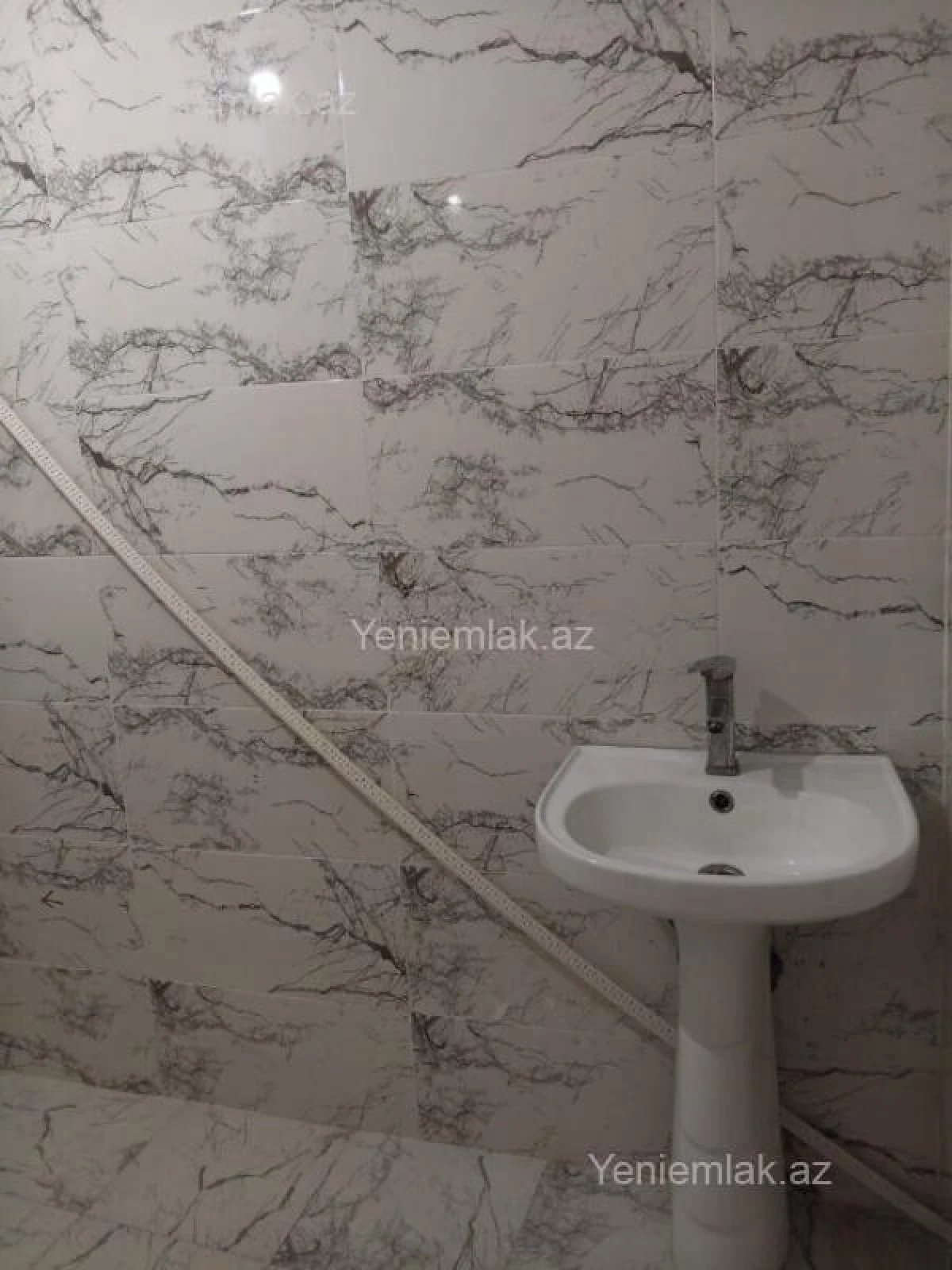 Satılır 1 otaqlı köhnə tikili 45 m²