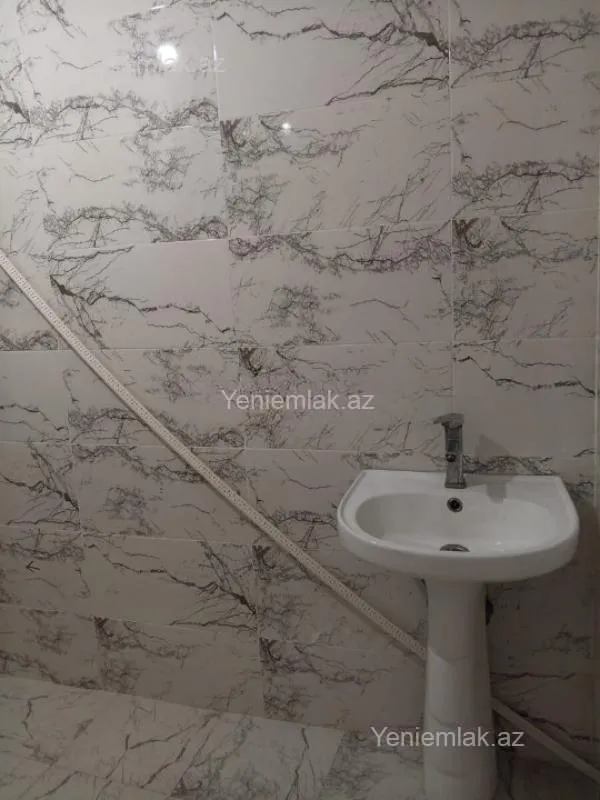 Satılır 1 otaqlı köhnə tikili 45 m²