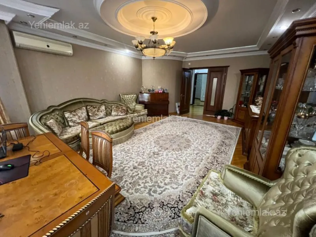 Satılır 4 otaqlı yeni tikili 180 m²