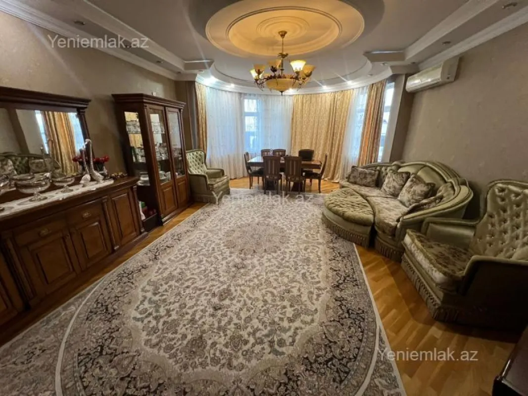 Satılır 4 otaqlı yeni tikili 180 m²