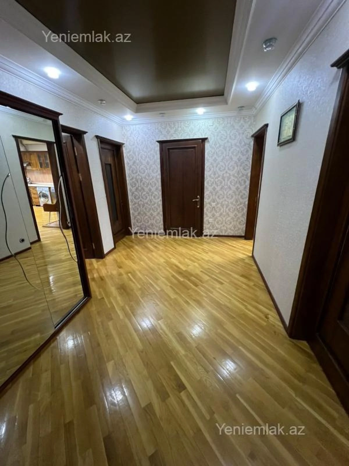 Satılır 4 otaqlı yeni tikili 180 m²