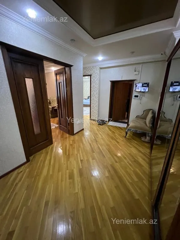 Satılır 4 otaqlı yeni tikili 180 m²