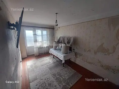 Satılır 4 otaqlı köhnə tikili 75 m²