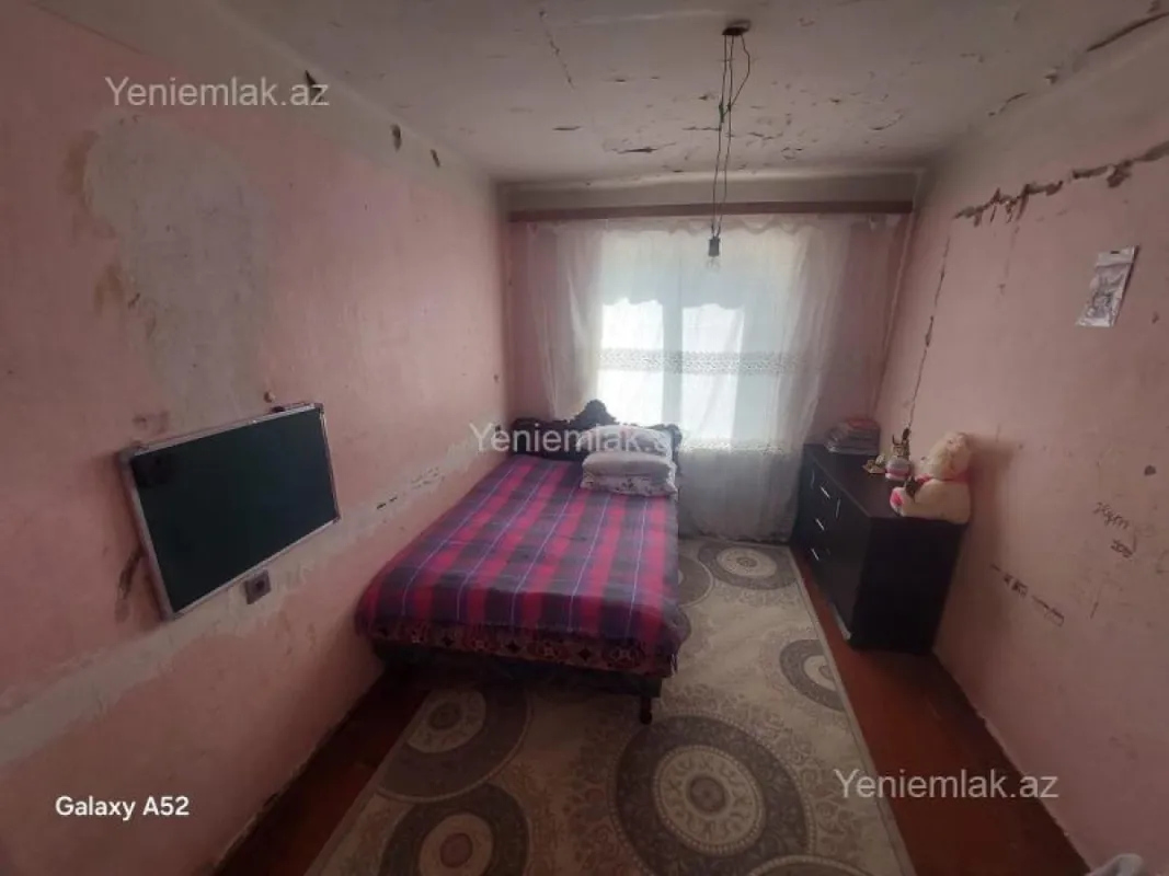 Satılır 4 otaqlı köhnə tikili 75 m²