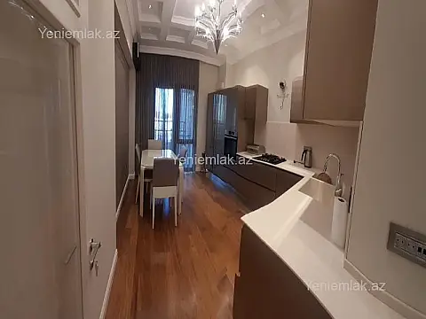 Satılır 4 otaqlı yeni tikili 198 m²