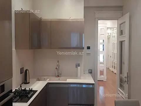 Satılır 4 otaqlı yeni tikili 198 m²