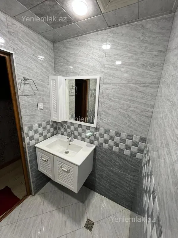 Satılır 3 otaqlı köhnə tikili 70 m²