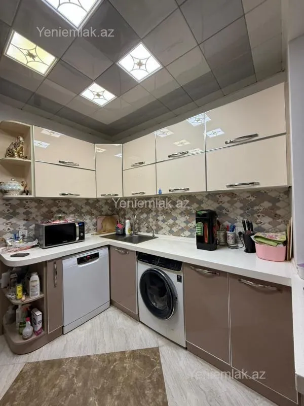 Satılır 3 otaqlı köhnə tikili 90 m²