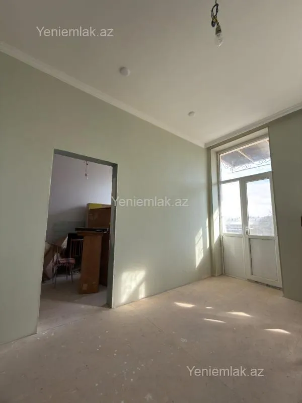 Satılır 3 otaqlı köhnə tikili 80 m²