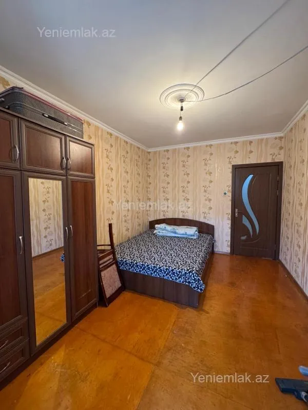 Satılır 2 otaqlı köhnə tikili 60 m²