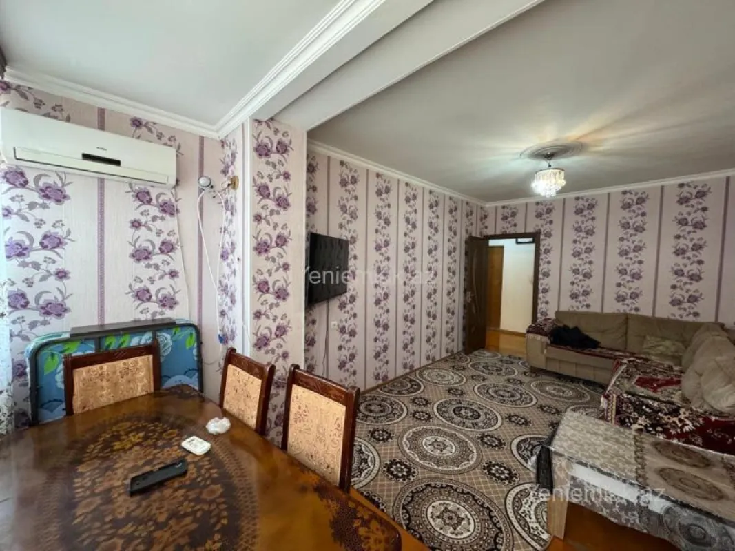 Satılır 2 otaqlı köhnə tikili 60 m²