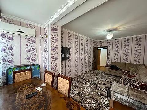 Satılır 2 otaqlı köhnə tikili 60 m²