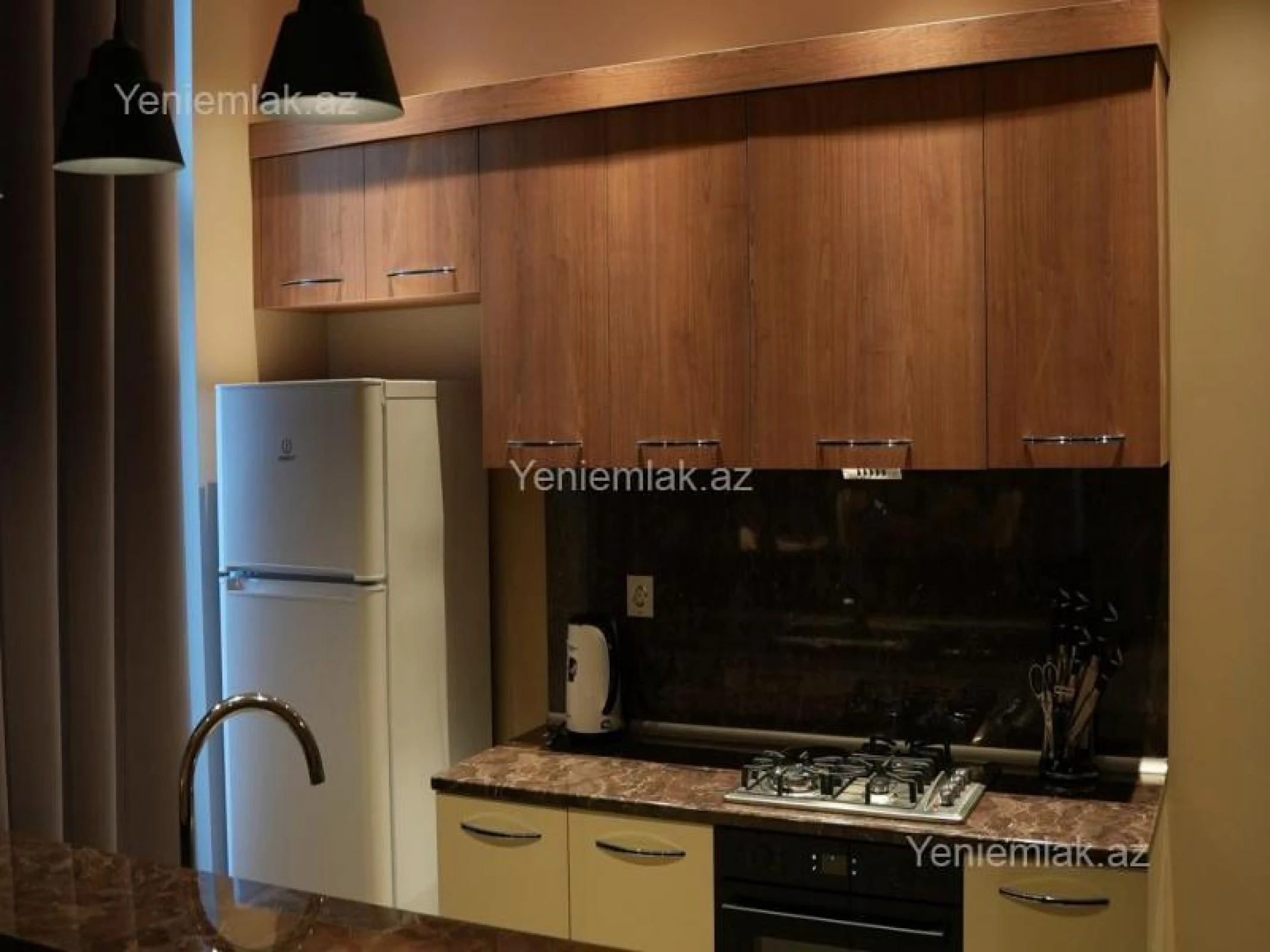 Satılır 16 otaqlı obyekt 1700 m²