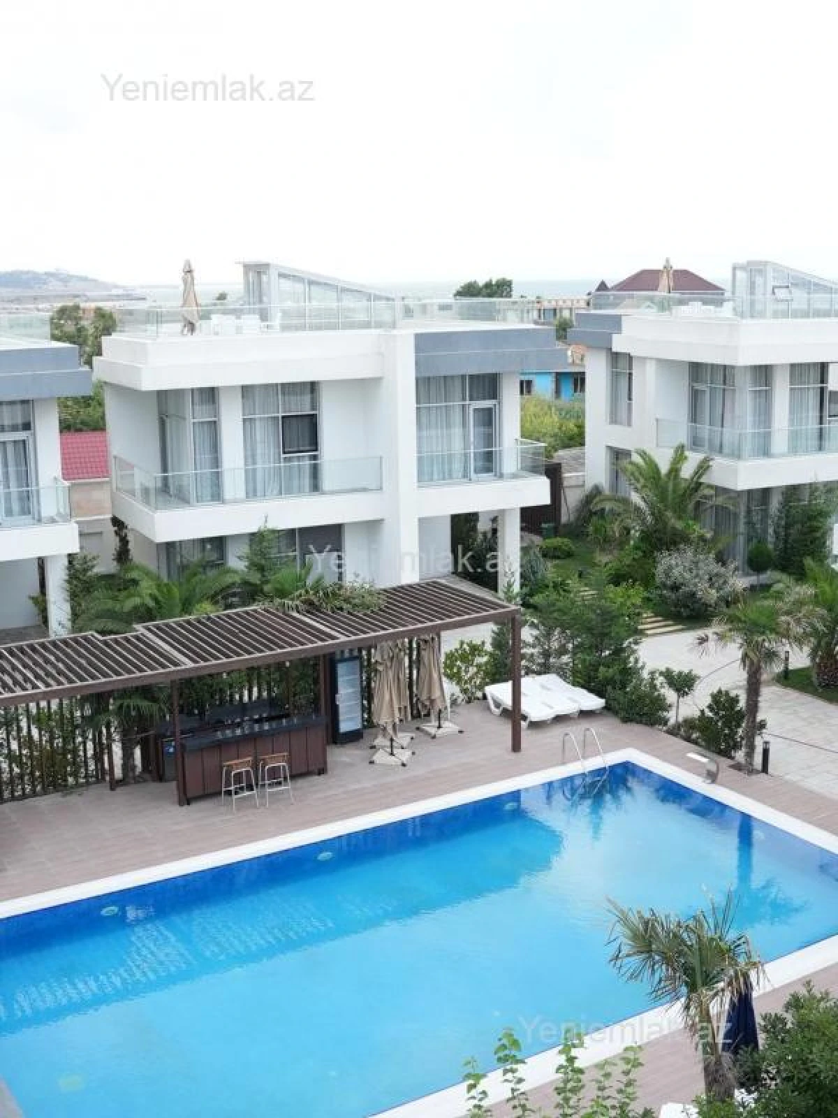 Satılır 16 otaqlı obyekt 1700 m²