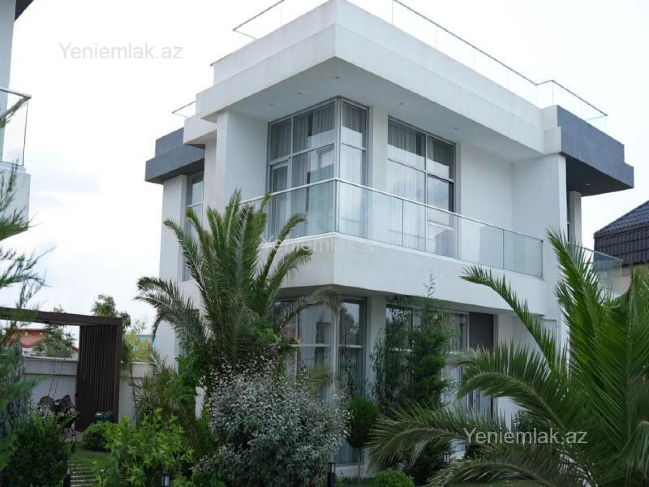 Satılır 16 otaqlı obyekt 1700 m²