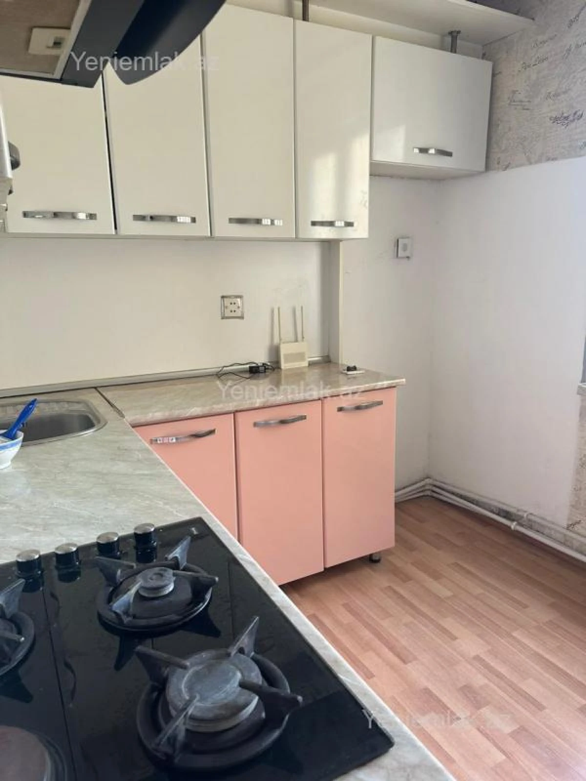 Satılır 2 otaqlı köhnə tikili 65 m²