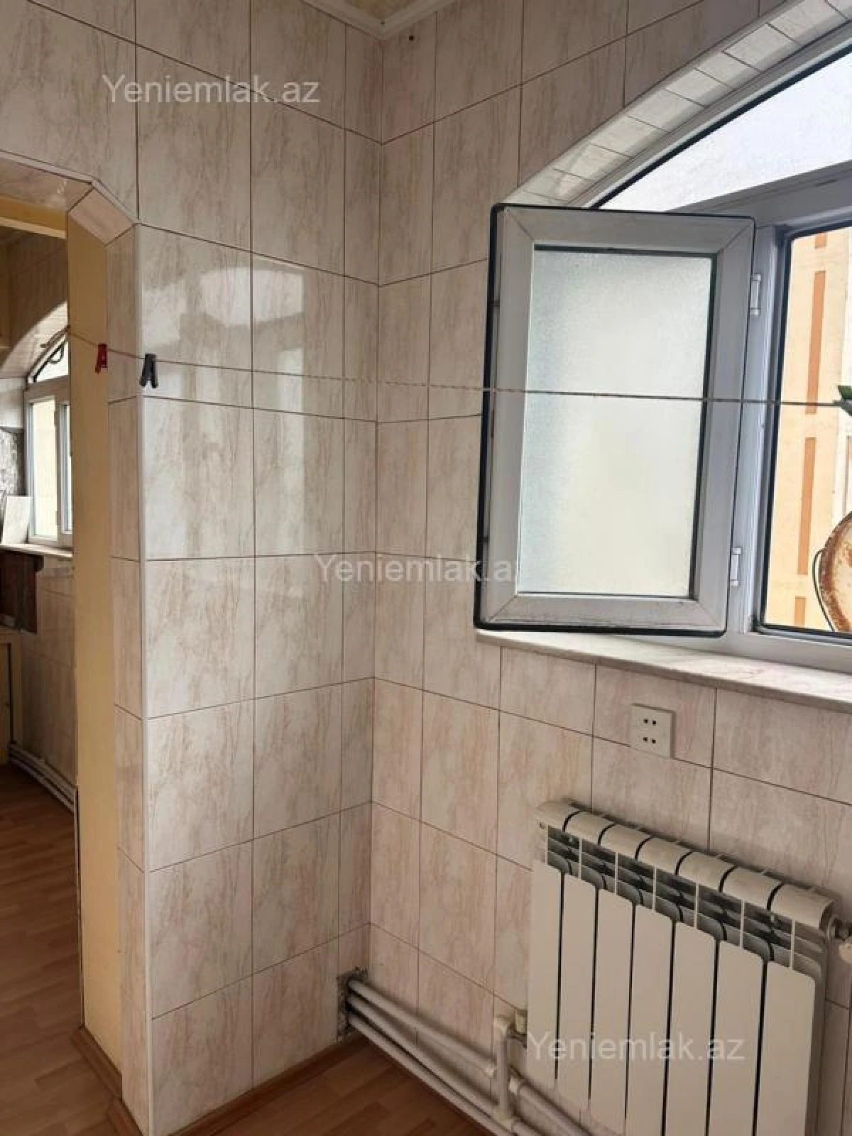 Satılır 2 otaqlı köhnə tikili 65 m²