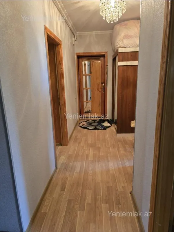 Satılır 4 otaqlı köhnə tikili 90 m²