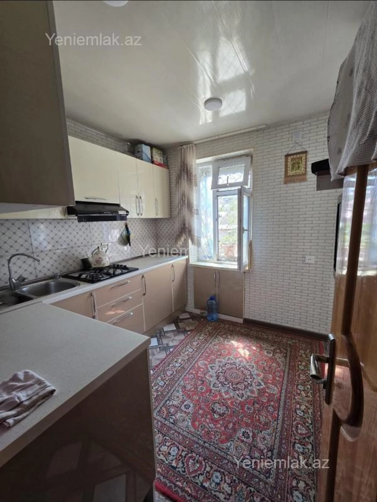 Satılır 4 otaqlı köhnə tikili 90 m²
