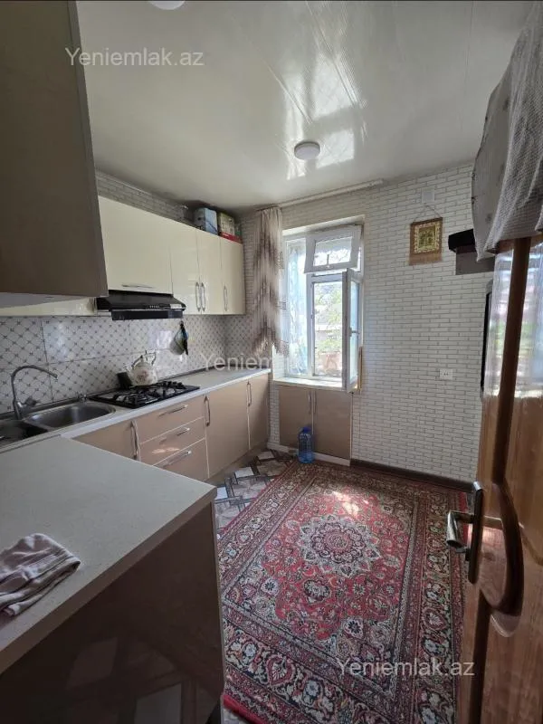 Satılır 3 otaqlı köhnə tikili 86 m²