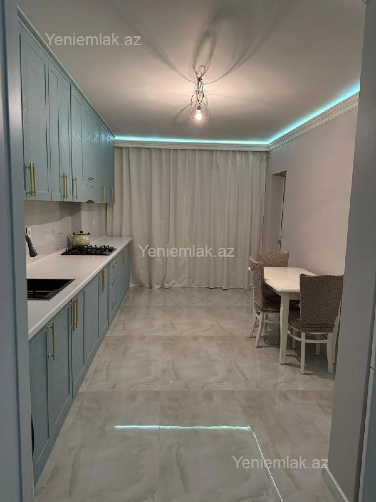 Satılır 5 otaqlı köhnə tikili 120 m²
