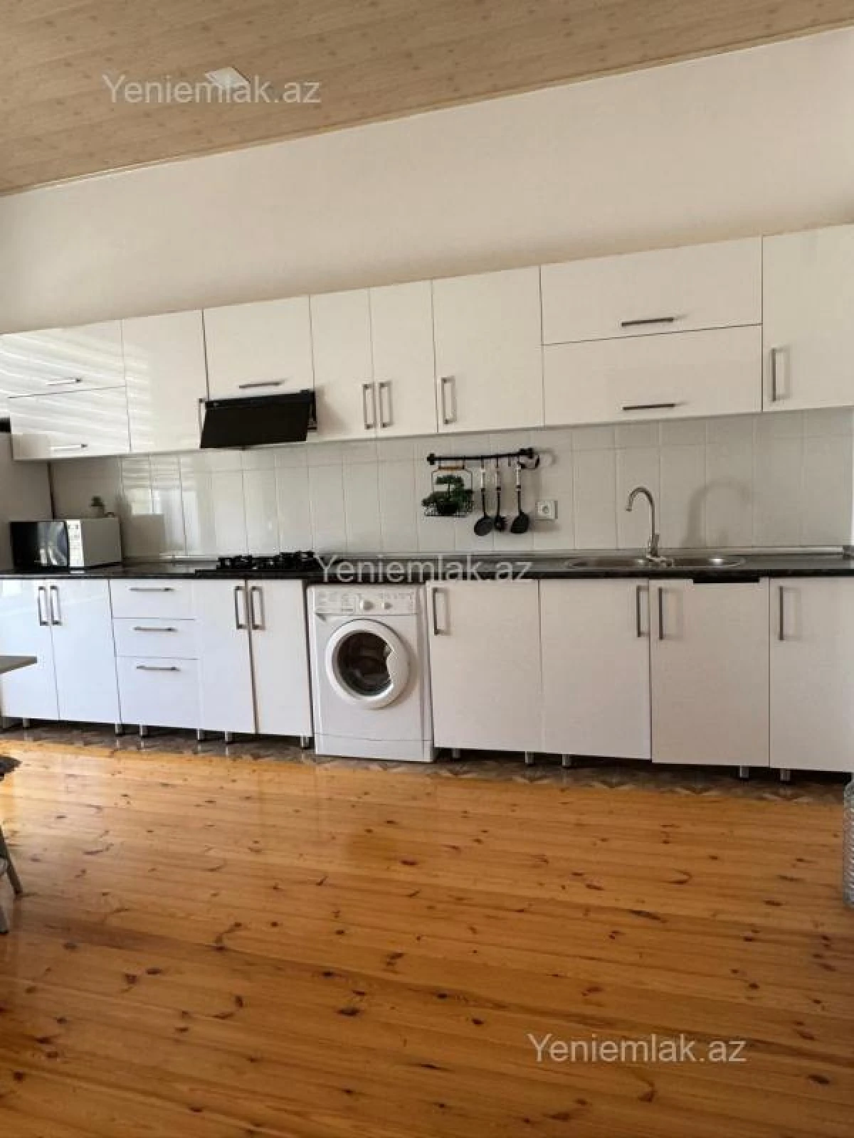 Satılır 7 otaqlı həyət evi 250 m²
