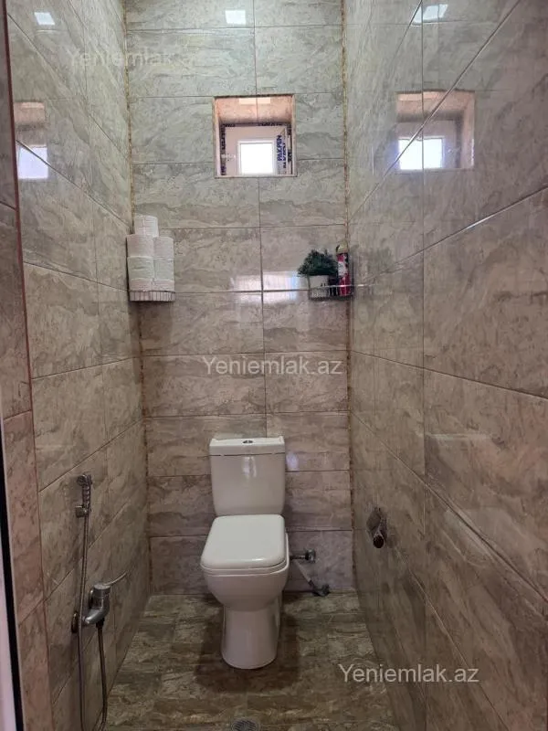 Satılır 7 otaqlı həyət evi 250 m²