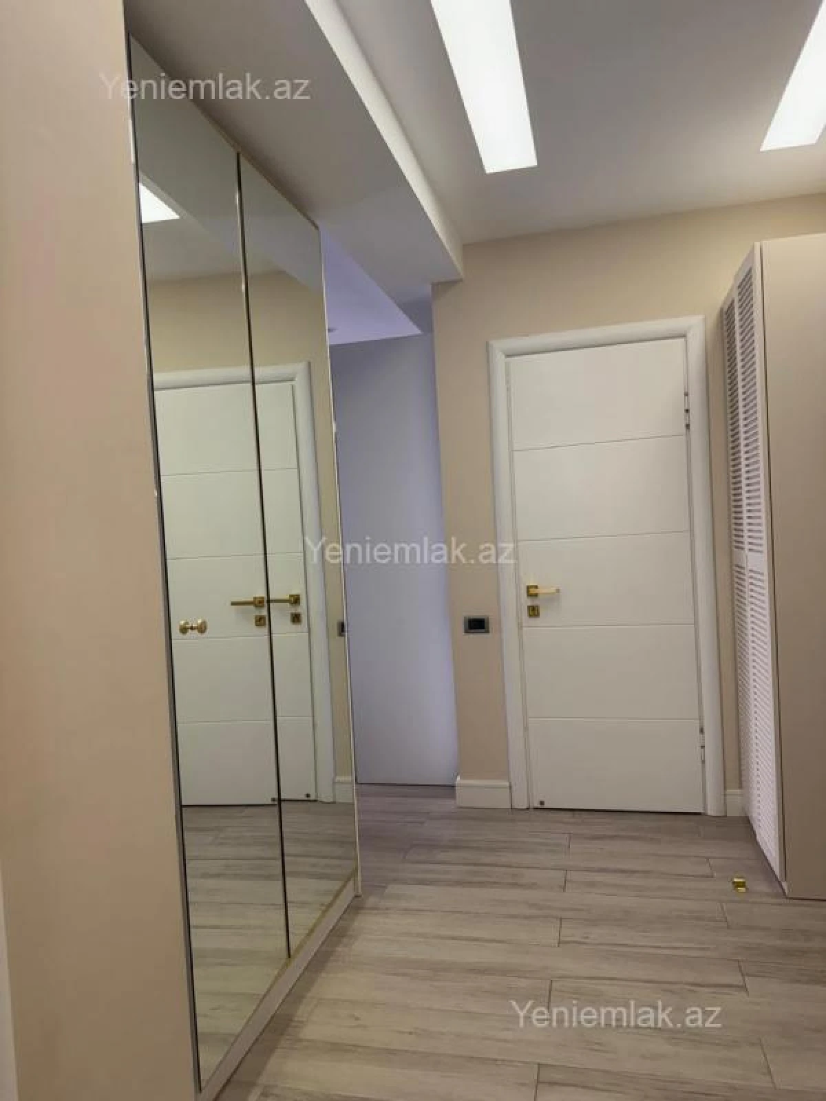 Satılır 2 otaqlı yeni tikili 76 m²