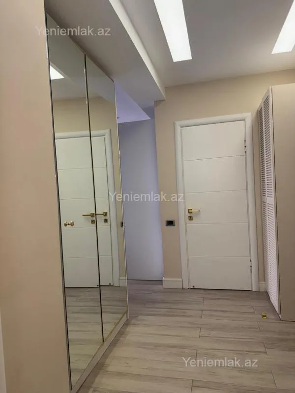 Satılır 2 otaqlı yeni tikili 76 m²