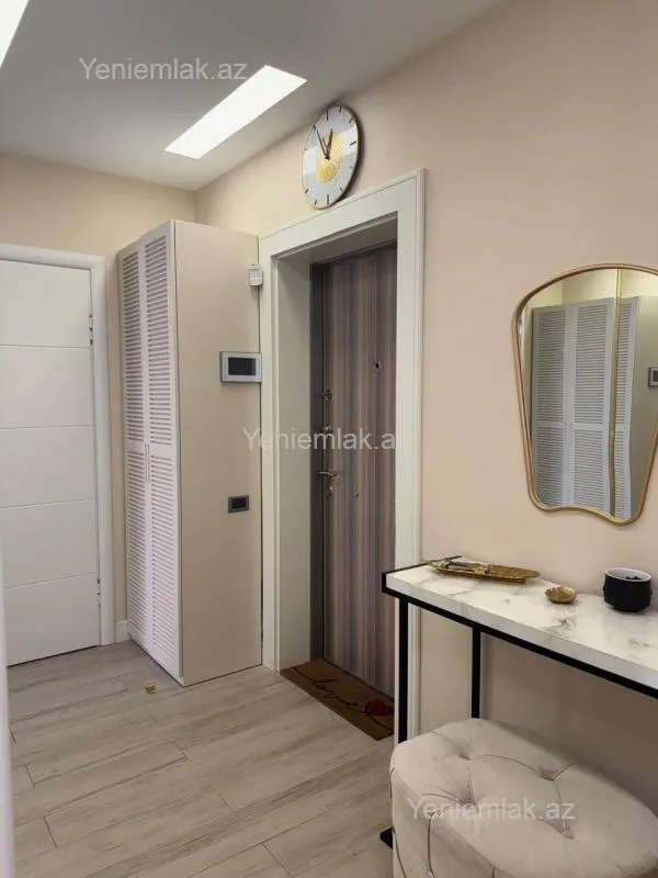 Satılır 2 otaqlı yeni tikili 76 m²