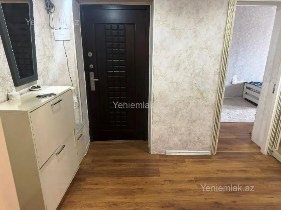 Satılır 3 otaqlı köhnə tikili 80 m²