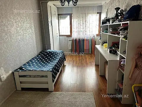 Satılır 3 otaqlı köhnə tikili 80 m²