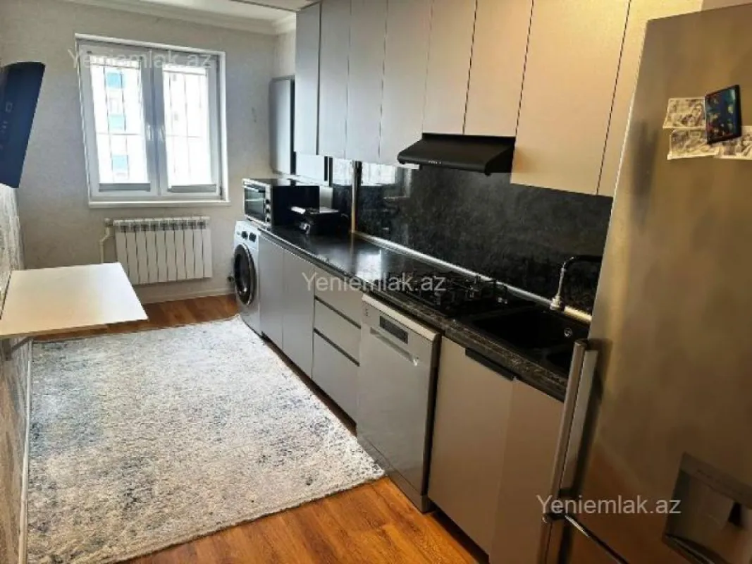 Satılır 3 otaqlı köhnə tikili 80 m²