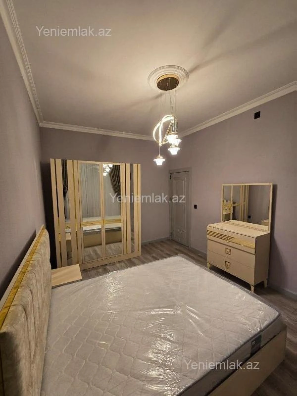 Satılır 2 otaqlı köhnə tikili 60 m²