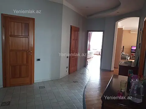 Satılır 3 otaqlı yeni tikili 140 m²
