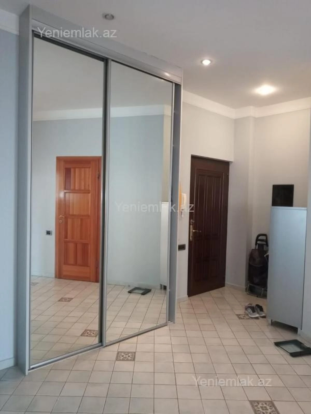 Satılır 3 otaqlı yeni tikili 140 m²