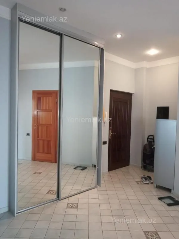 Satılır 3 otaqlı yeni tikili 140 m²