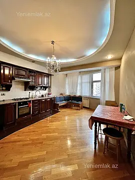 Satılır 3 otaqlı yeni tikili 170 m²