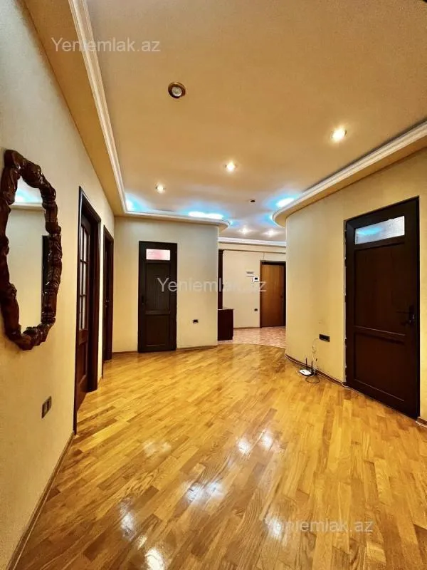 Satılır 3 otaqlı yeni tikili 170 m²