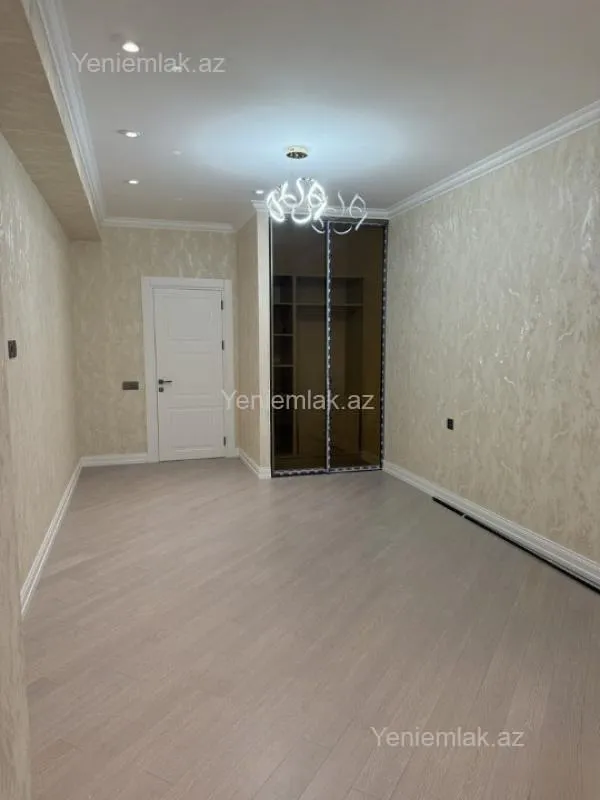 Satılır 3 otaqlı yeni tikili 138 m²