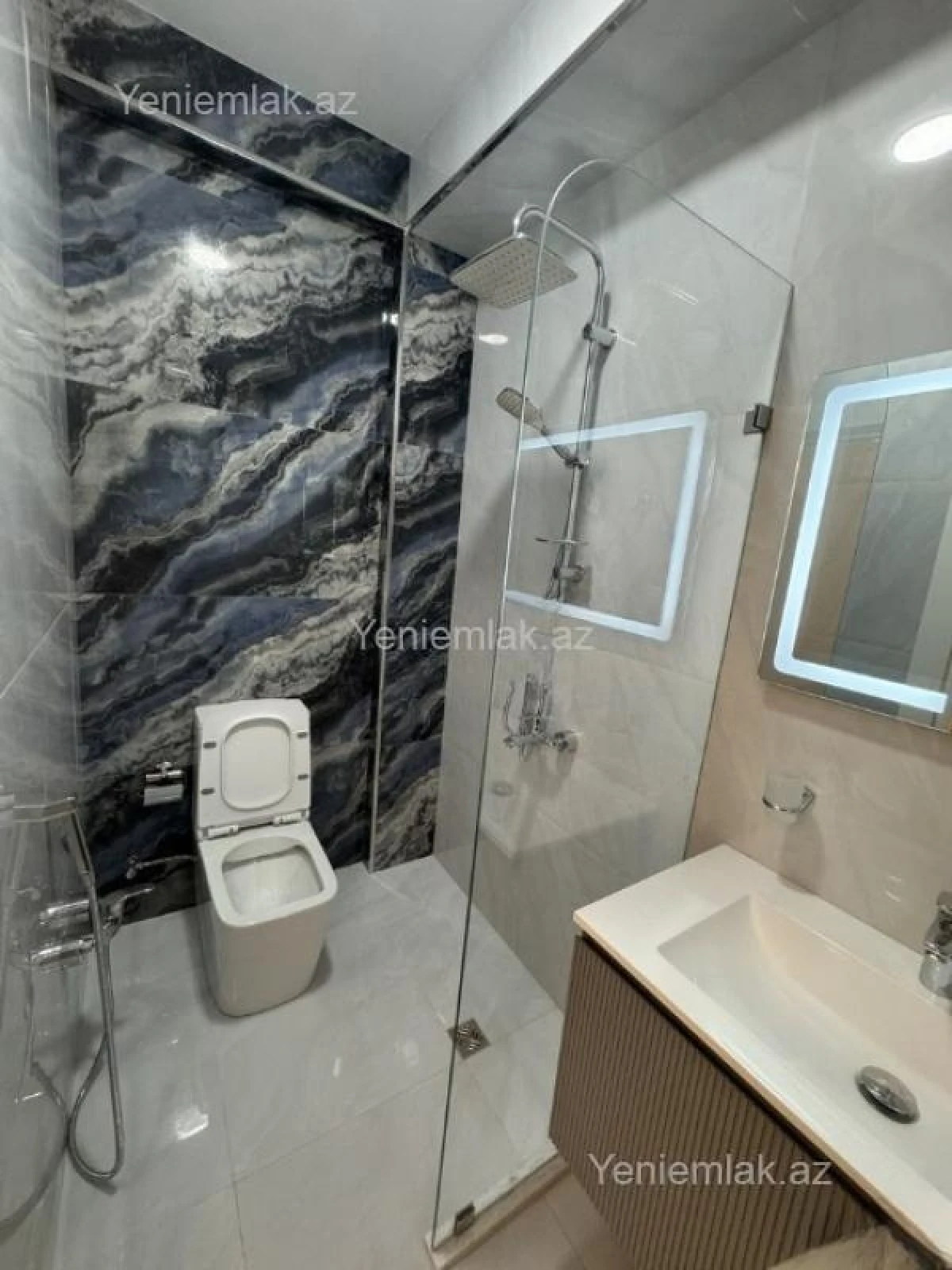 Satılır 3 otaqlı yeni tikili 138 m²