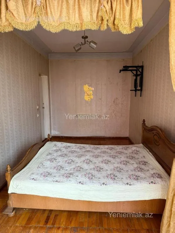 Satılır 3 otaqlı köhnə tikili 85.5 m²