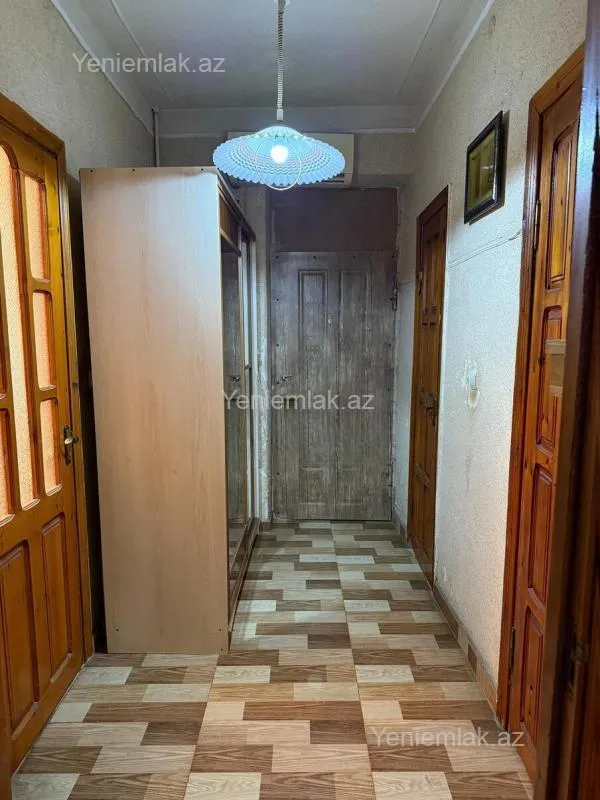 Satılır 3 otaqlı köhnə tikili 85.5 m²