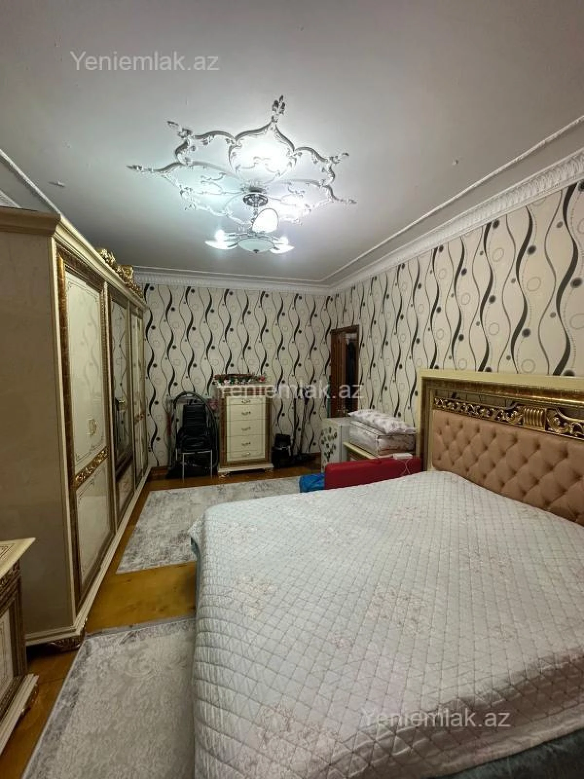 Satılır 3 otaqlı köhnə tikili 82 m²