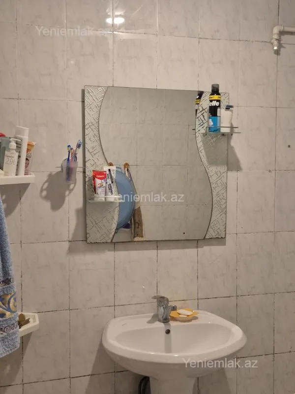 Satılır 2 otaqlı köhnə tikili 55 m²
