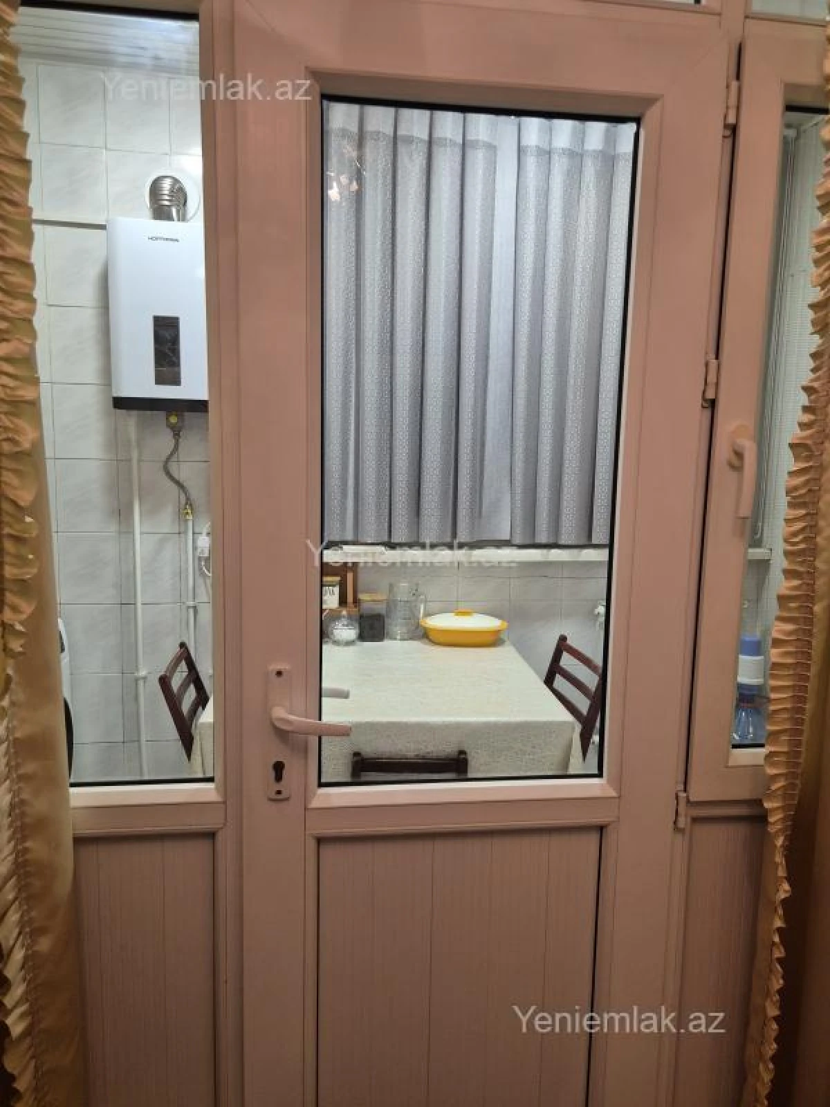 Satılır 2 otaqlı köhnə tikili 55 m²