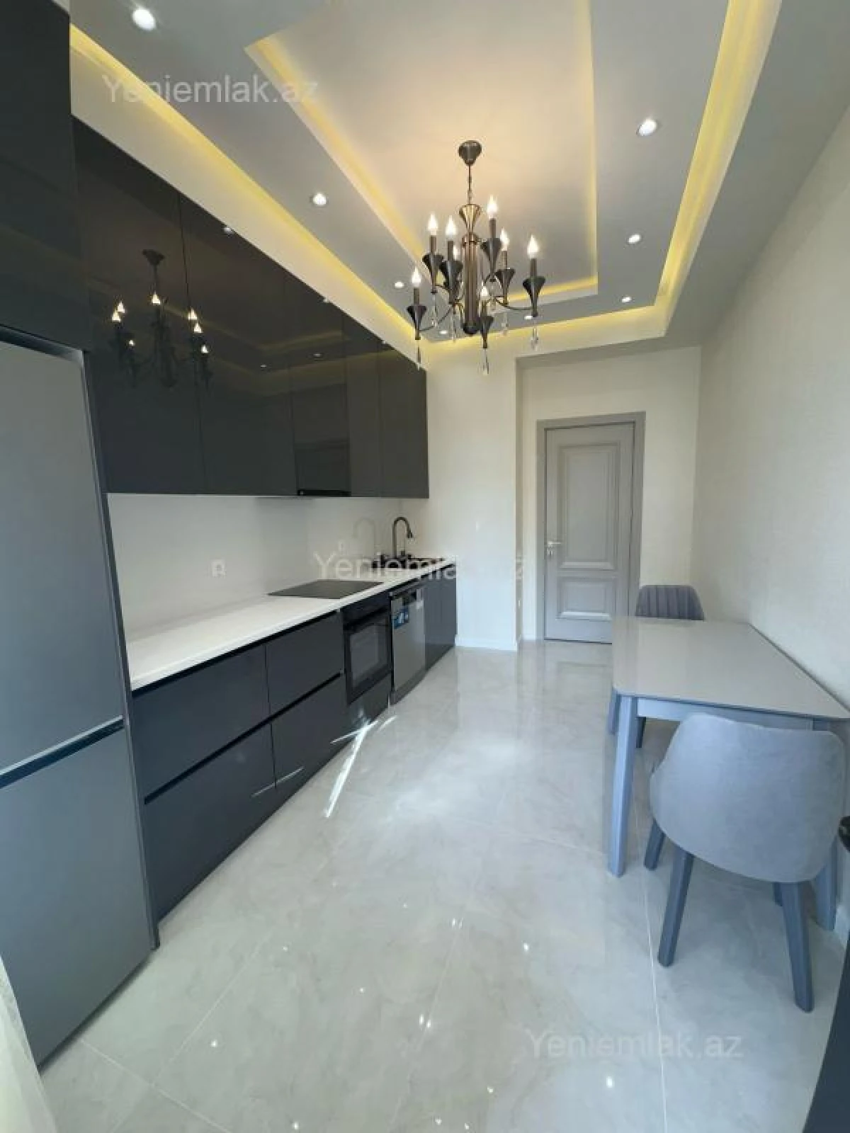 Satılır 2 otaqlı yeni tikili 76 m²