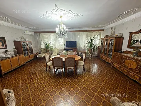 Satılır 5 otaqlı köhnə tikili 110 m²