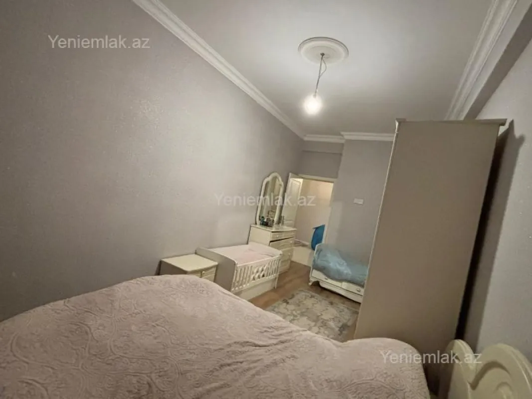 Satılır 2 otaqlı yeni tikili 74 m²